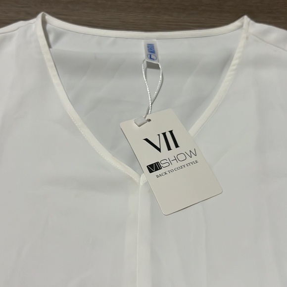 V-neck white blouse - Picture 2 of 5